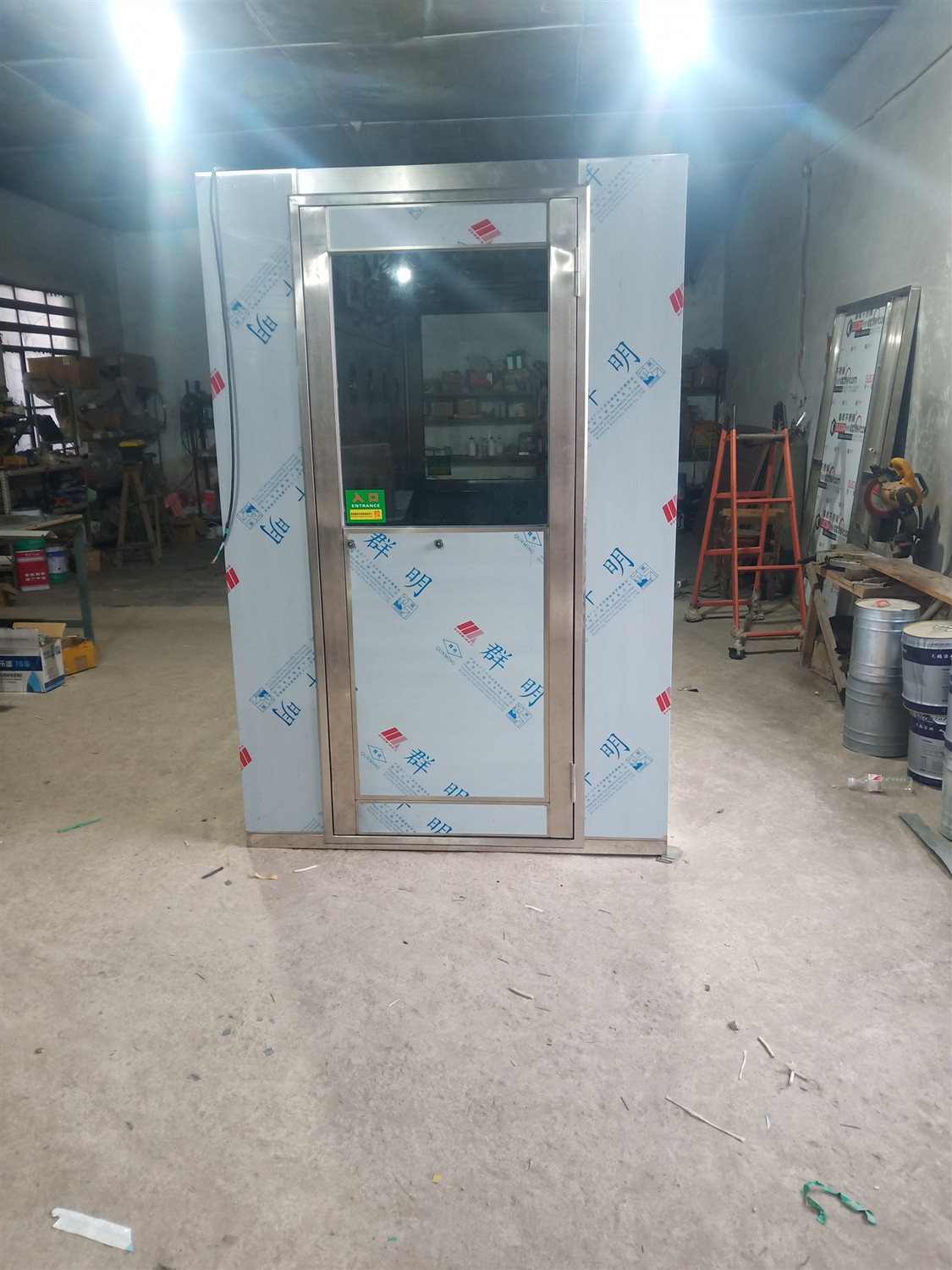 沈陽風(fēng)淋室廠家：風(fēng)淋室在無塵室凈化工程中的主要作用有哪些？
